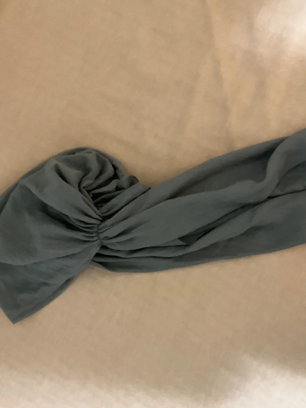 NWOT Tal New York Solid Soft Pretied Headscarf Dark Grey